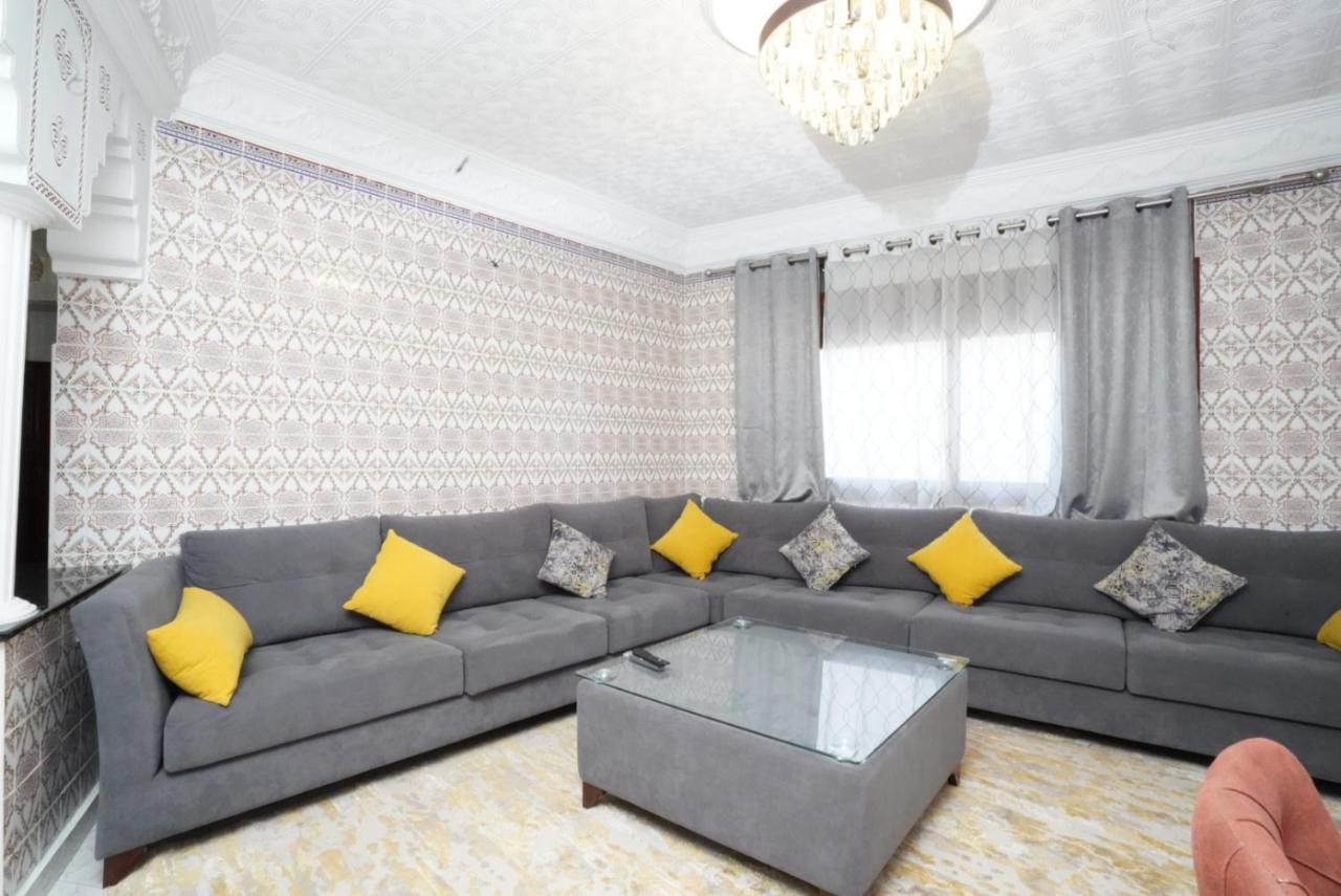 Apartment Oumnia 1 - City Center Tanger Exteriör bild