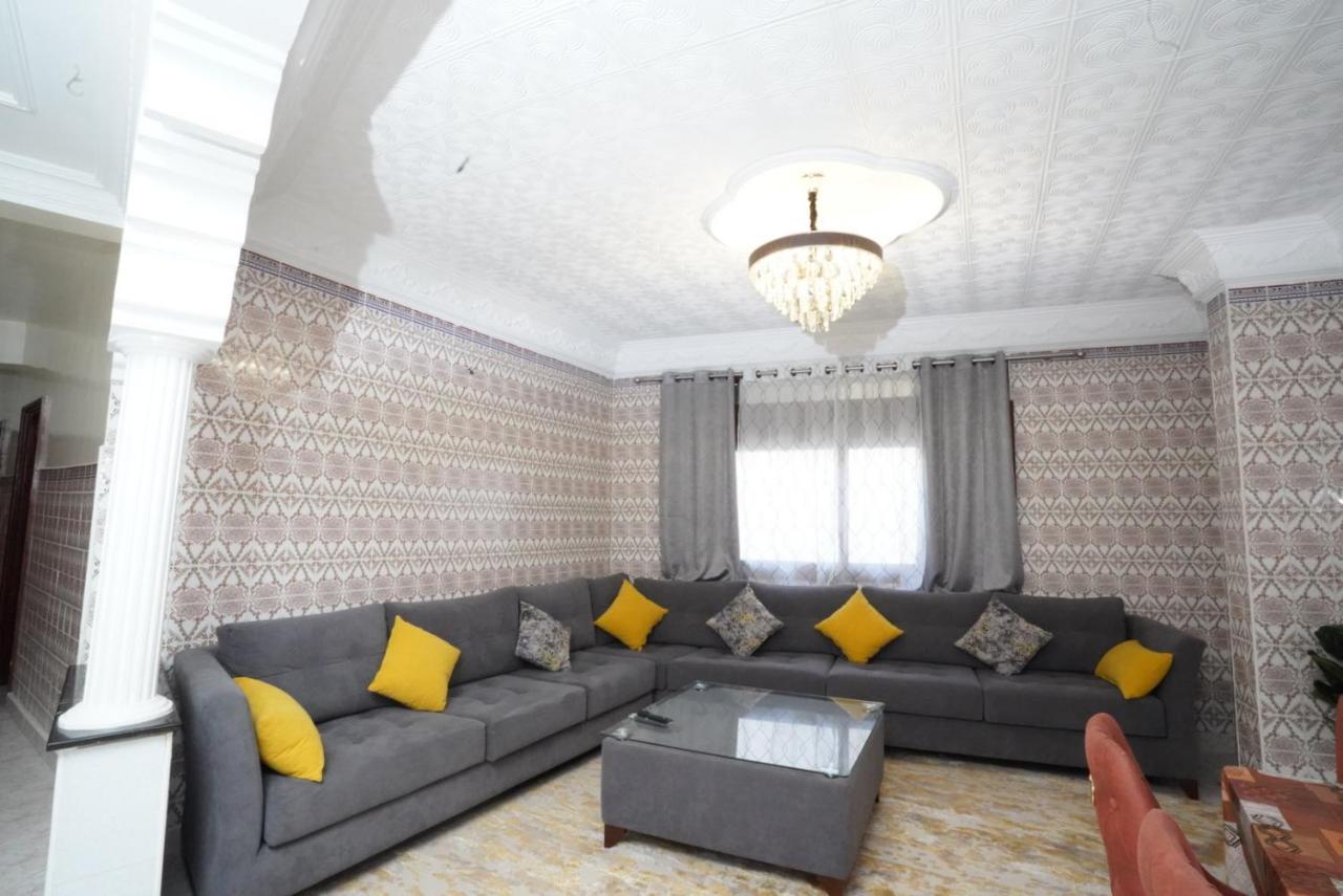 Apartment Oumnia 1 - City Center Tanger Exteriör bild