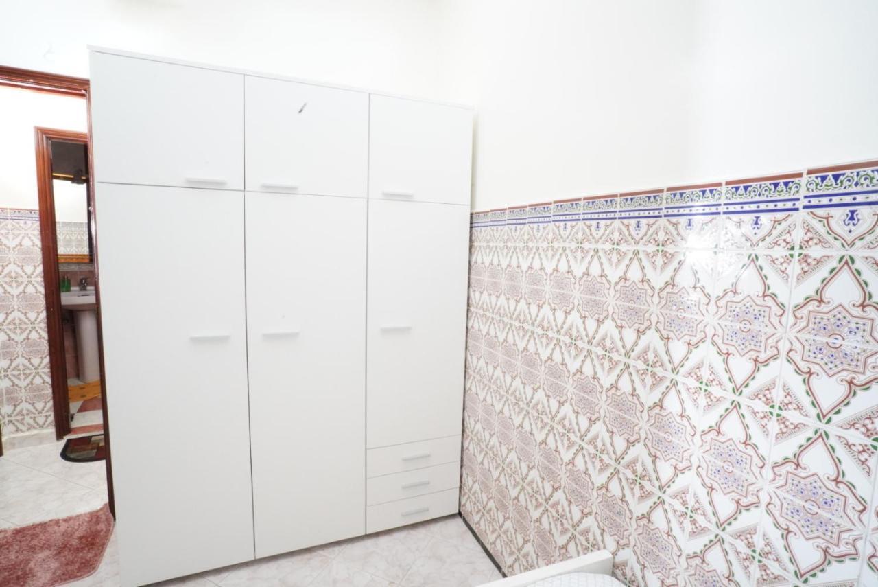 Apartment Oumnia 1 - City Center Tanger Exteriör bild